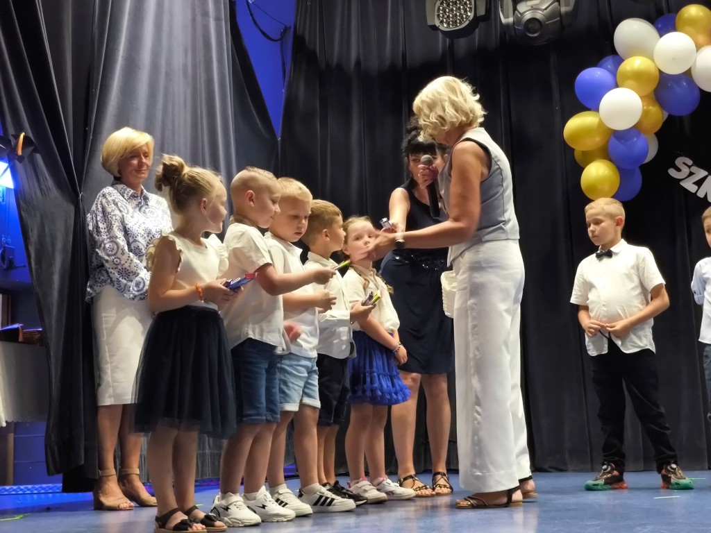 Uroczyste Pożegnanie Starszaków z grupy „Kotki” i „Misie”