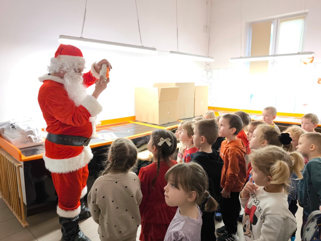 Wycieczka „Biedronek” do „Joyland Factory” – fabryki ręcznie robionych bombek w Krzywiniu