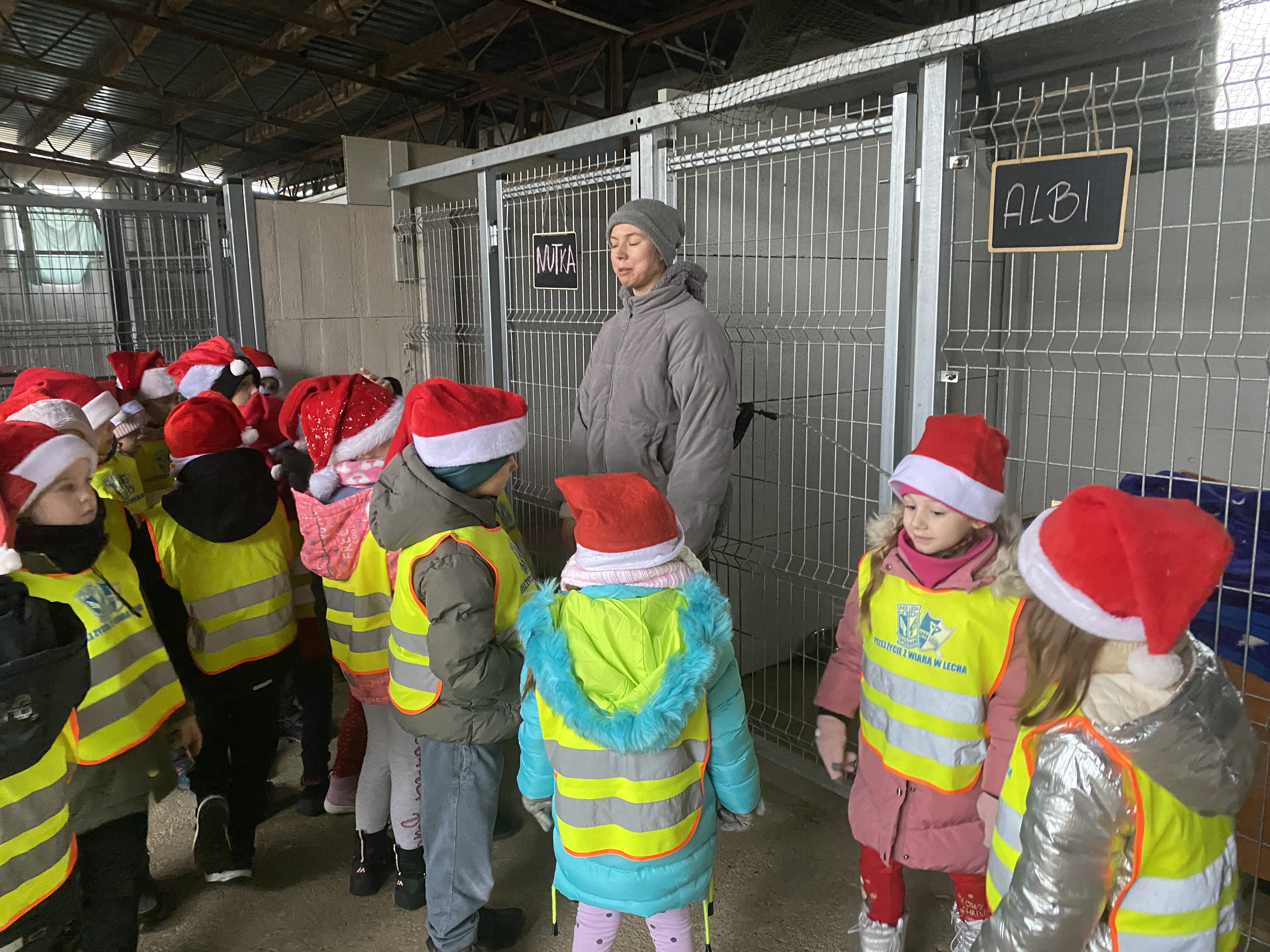 „Mikołajkowa wycieczka do Przytuliska w Smogorzewie”