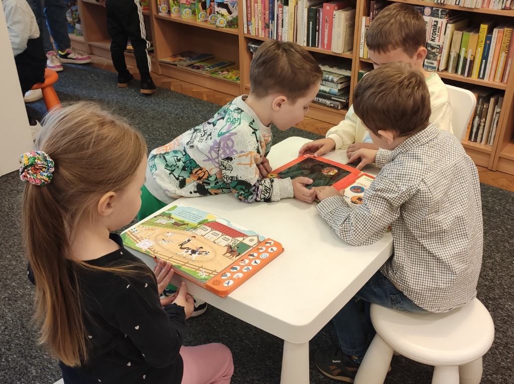 „Motyle” w bibliotece