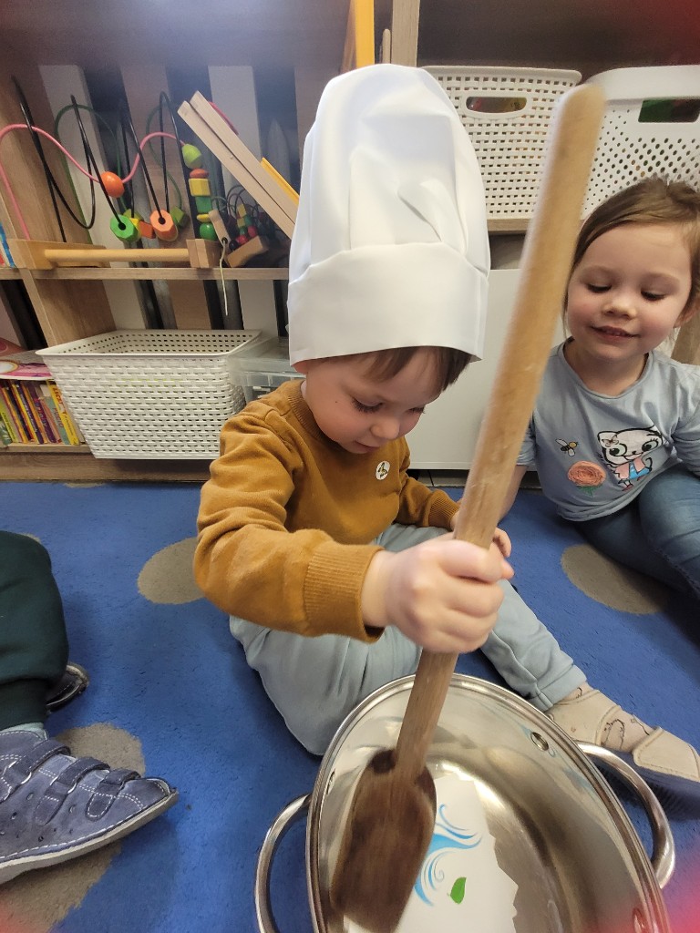 Elementy marcowej pogody w grupie PSZCZÓŁKI