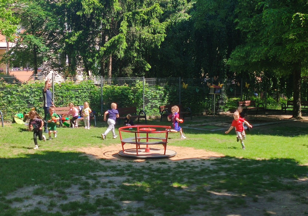 Zabawy sportowe z trenerem z Akademii Reissa