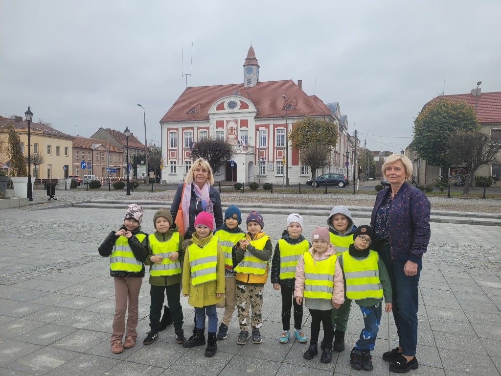 Zapalenie zniczy na Rynku - „Kotki” i „Misie”