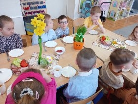 „Śniadanie Wielkanocne” i „Zajączek” w przedszkolu