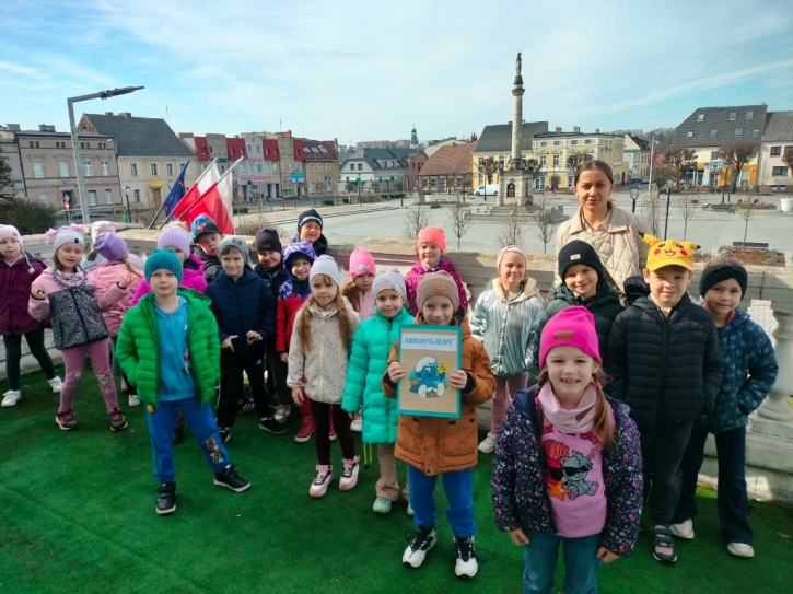 „Smerfy” z wizytą u Burmistrza Gostynia